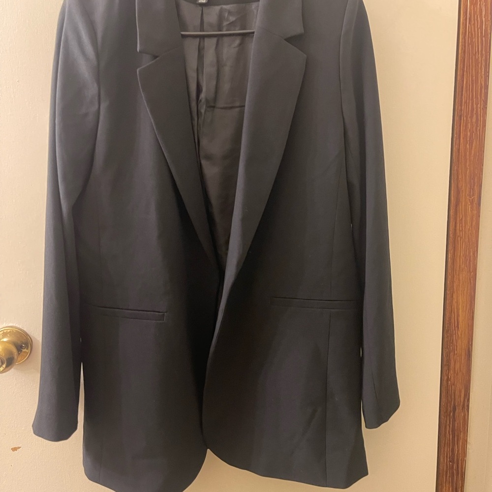 RW&CO. Elegant Black Blazer